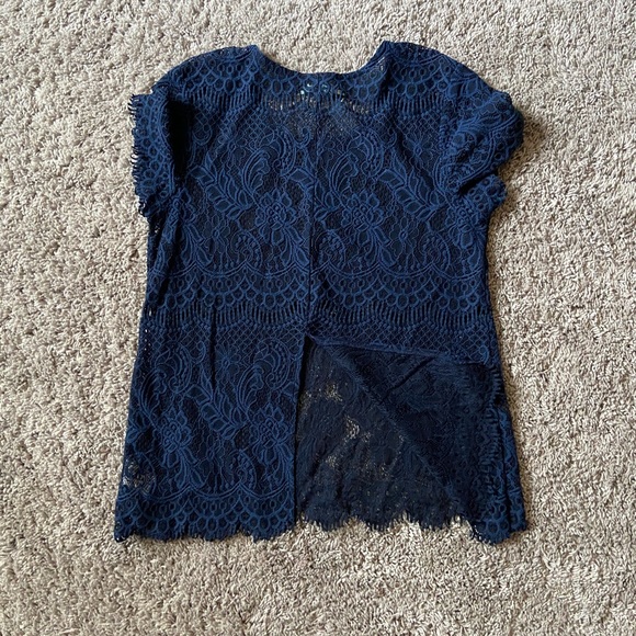 Maurice’s shirts. Women’s size medium - Picture 4 of 5